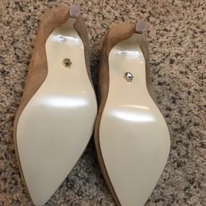 Leather tan high heels shoes